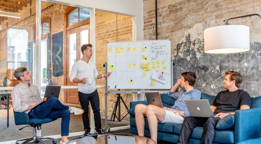 Web Design Agency vs. Freelancer – Why Experience and Teamwork Matter for Your Business Website